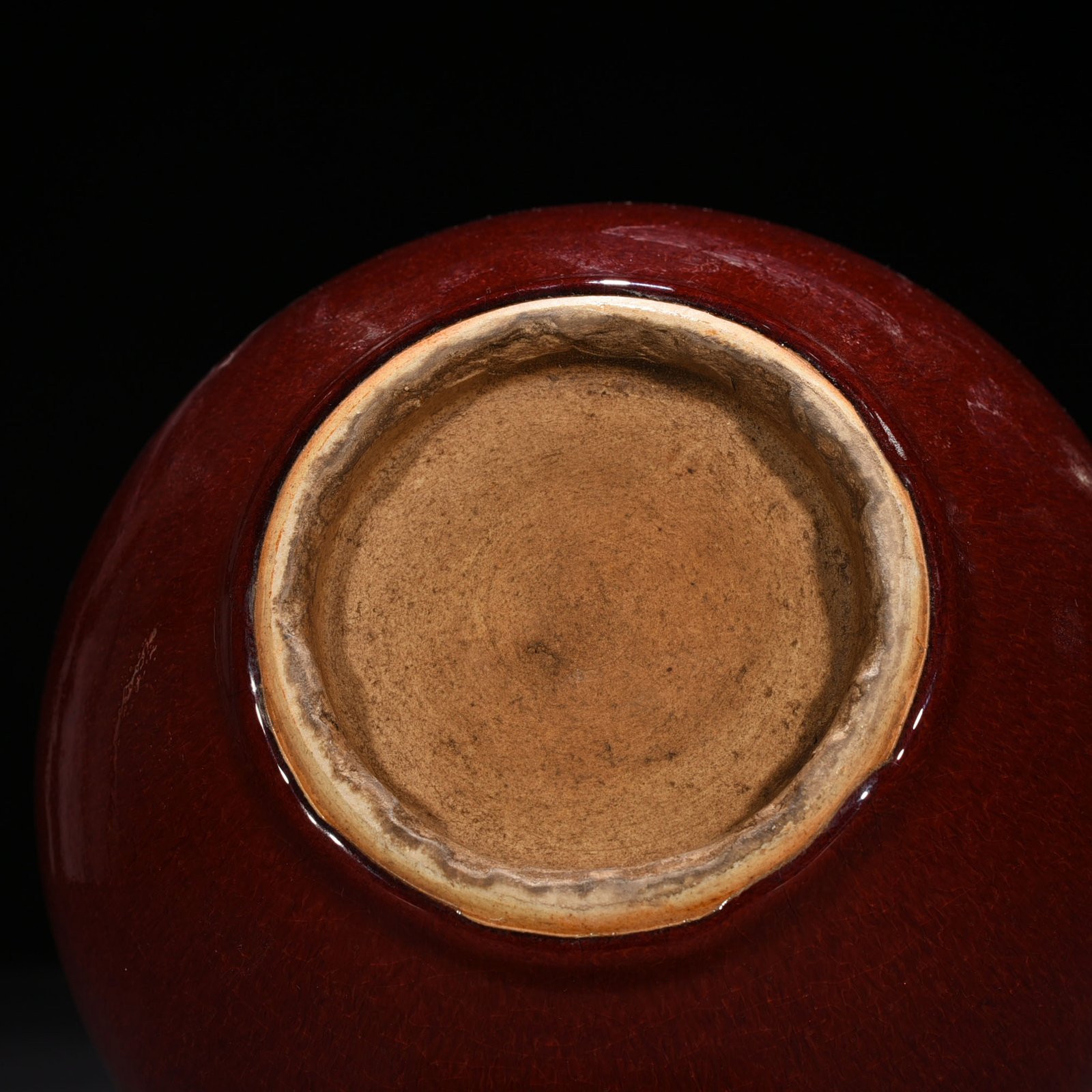 Qing Dynasty Qianlong Festival red-glazed celestial sphere vase