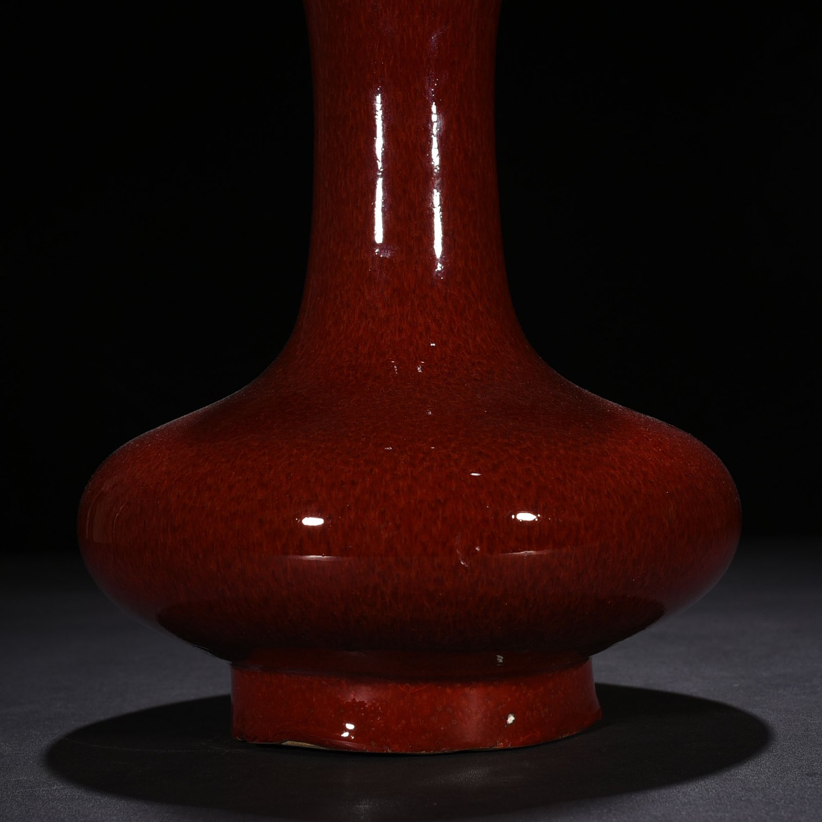 Qing Dynasty Qianlong period of the Red-glazed flat-bellied vase from the