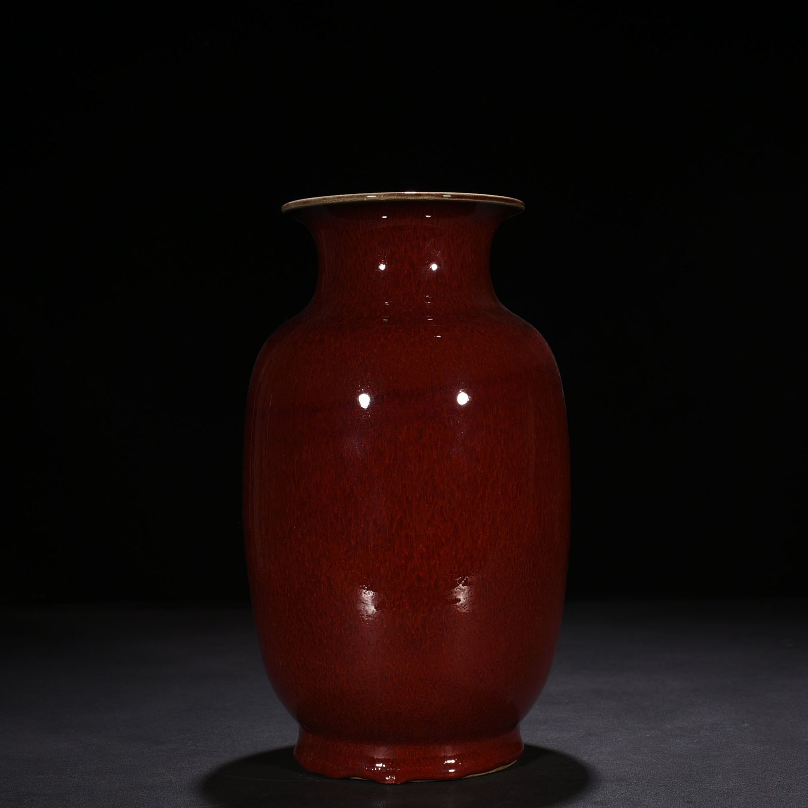 Qing Dynasty Qianlong Festival Red Glazed Lantern Bottle