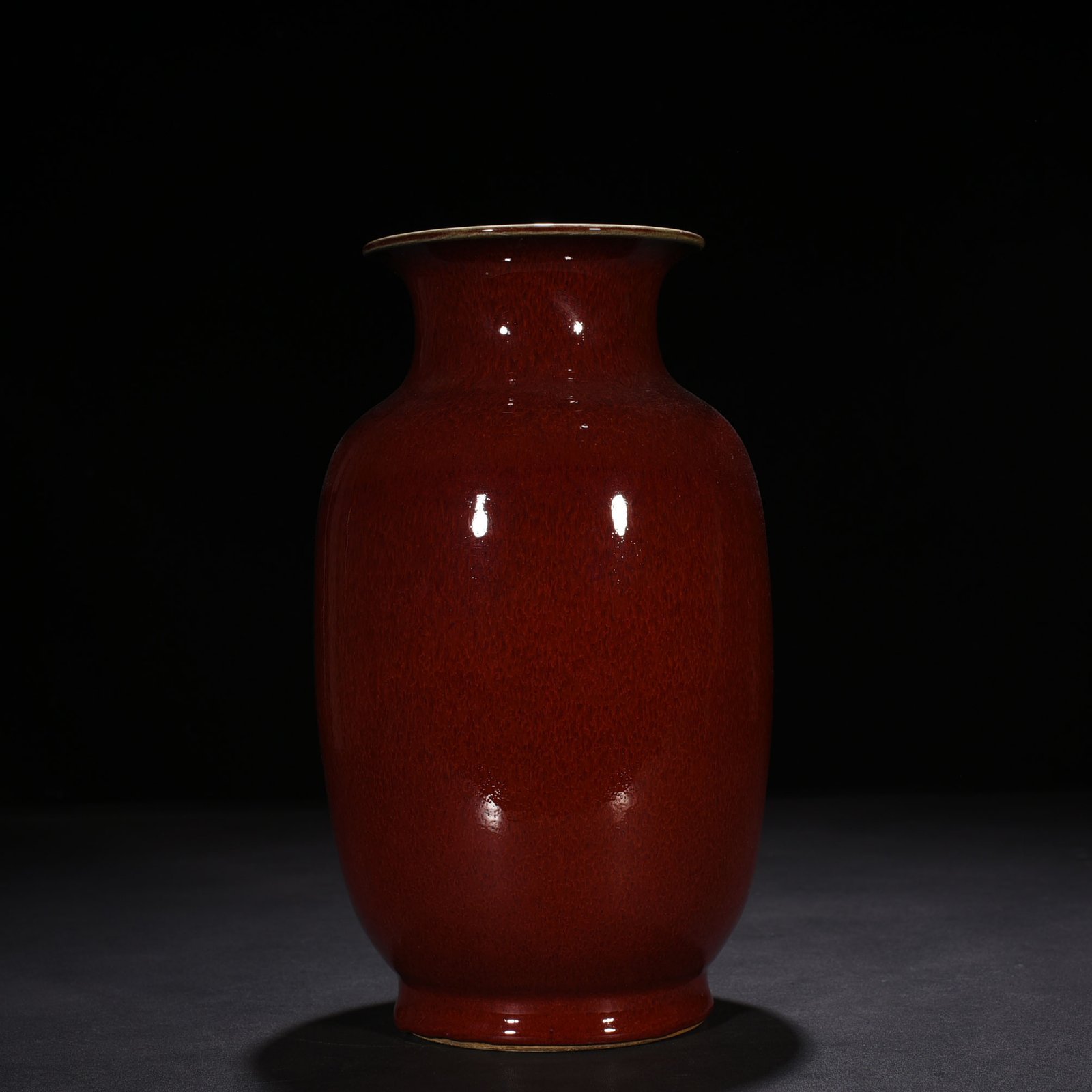 Qing Dynasty Qianlong Festival Red Glazed Lantern Bottle