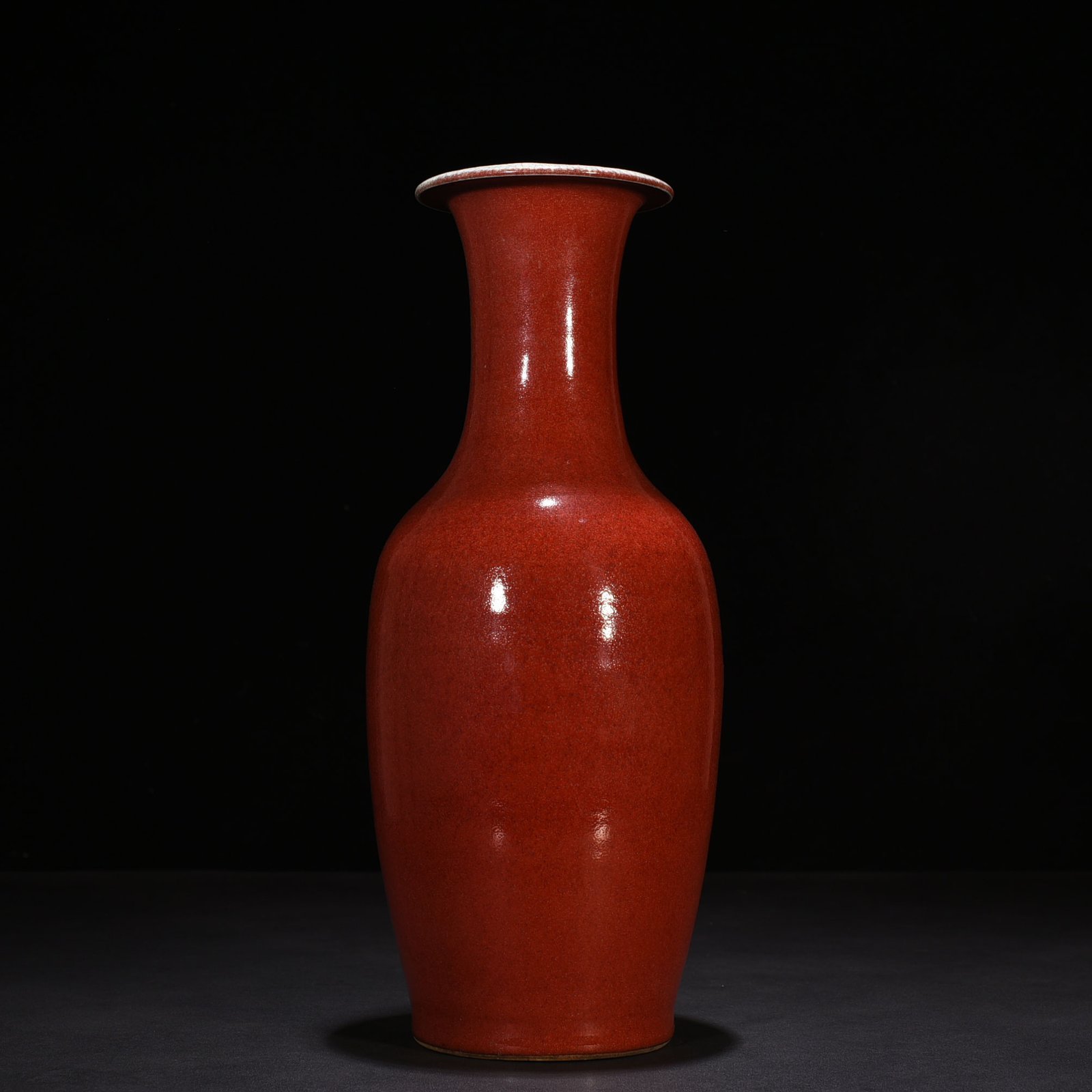 Qing Dynasty Qianlong memorial red glaze vase