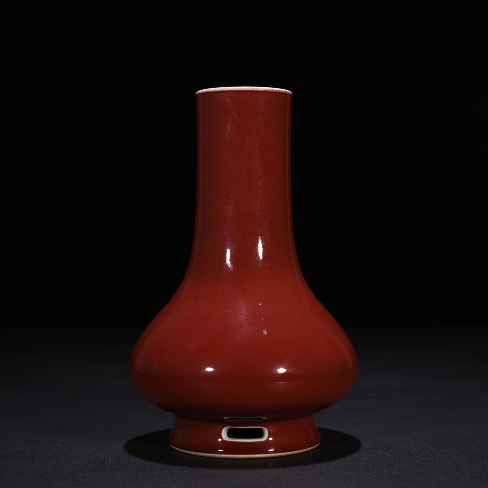 Qing Dynasty Qianlong Festival Red Glaze Straight Neck Vase