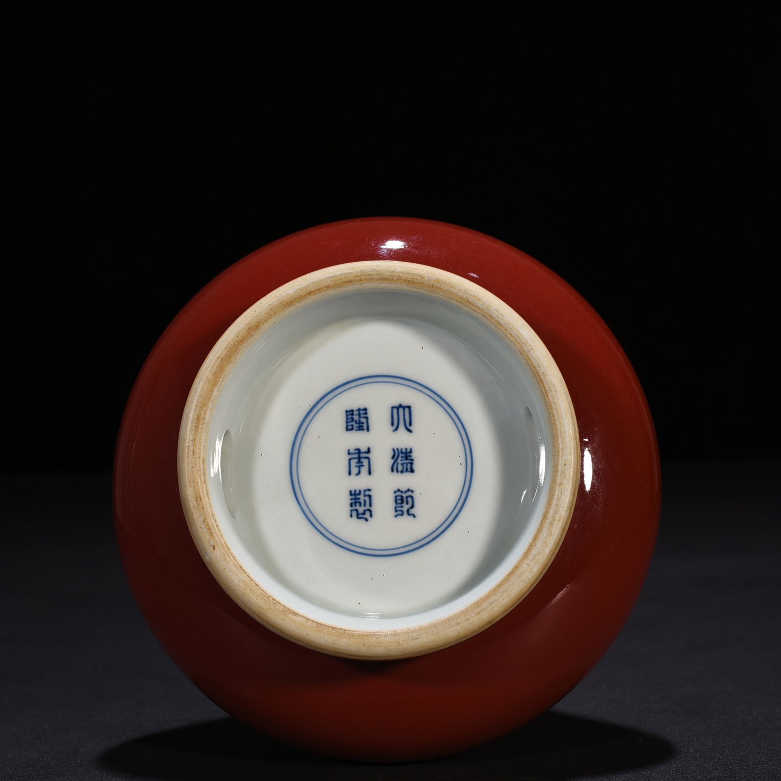 Qing Dynasty Qianlong Festival Red Glaze Straight Neck Vase