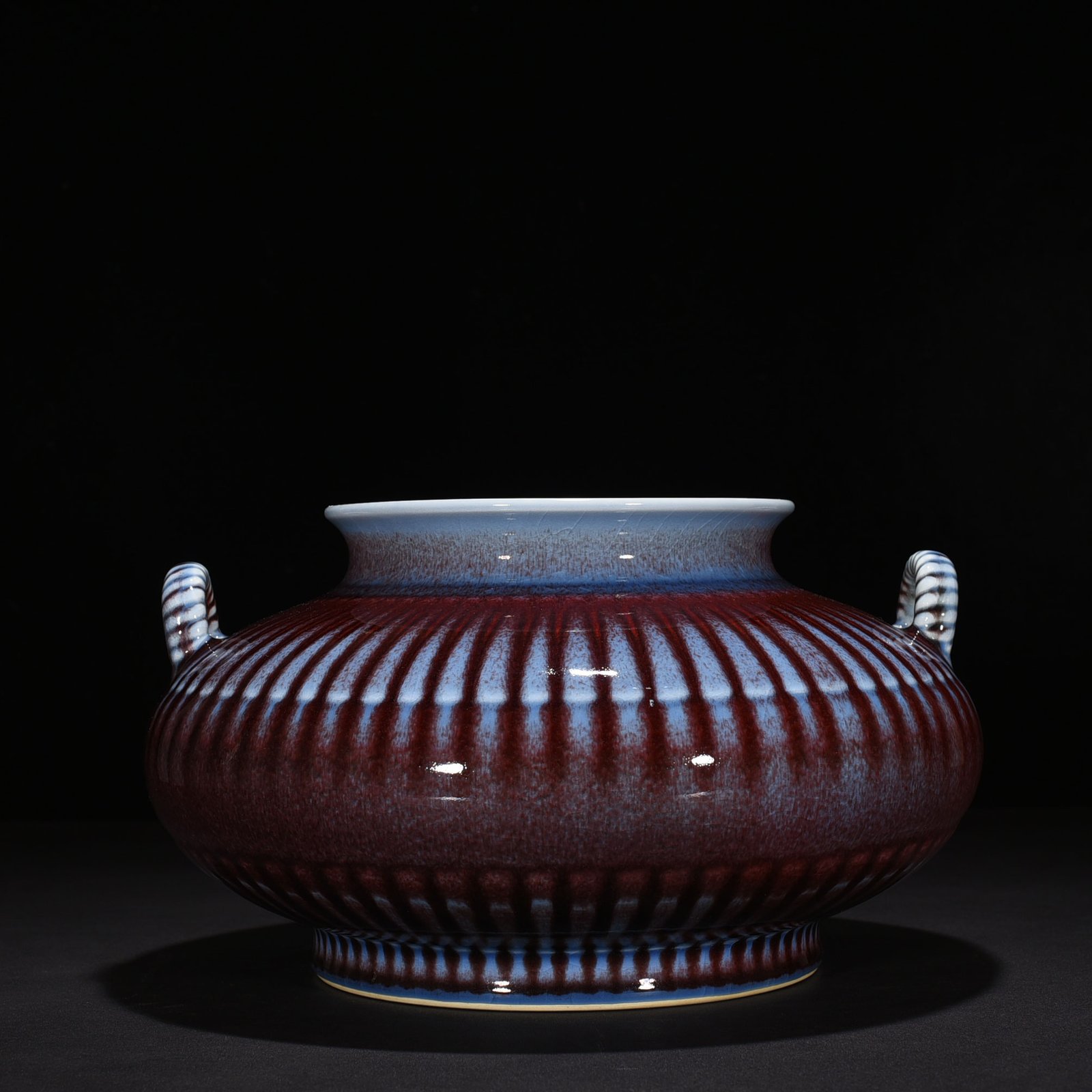 Qing Dynasty Qianlong Festival red glaze kiln-turned double-series fish basket statue