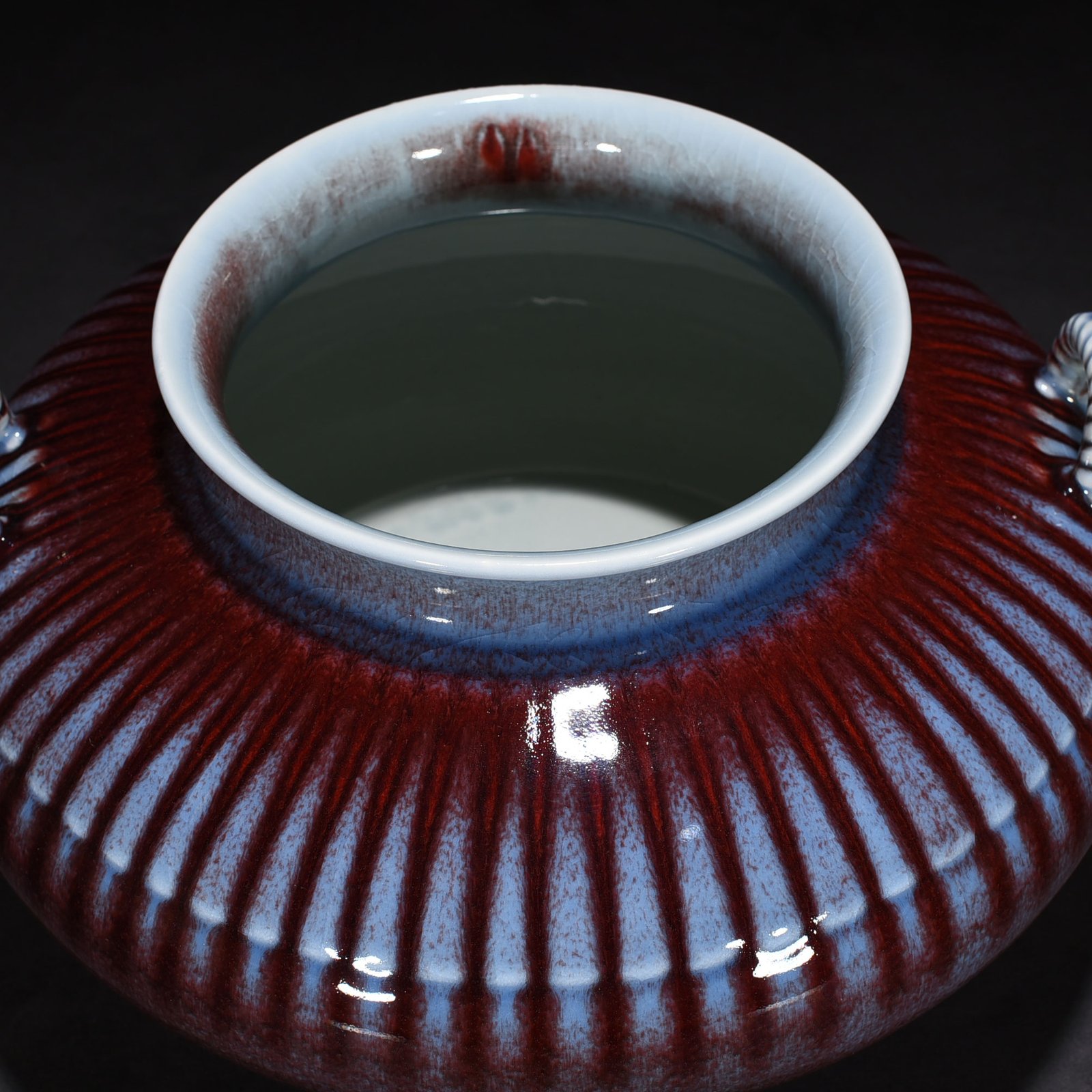 Qing Dynasty Qianlong Festival red glaze kiln-turned double-series fish basket statue