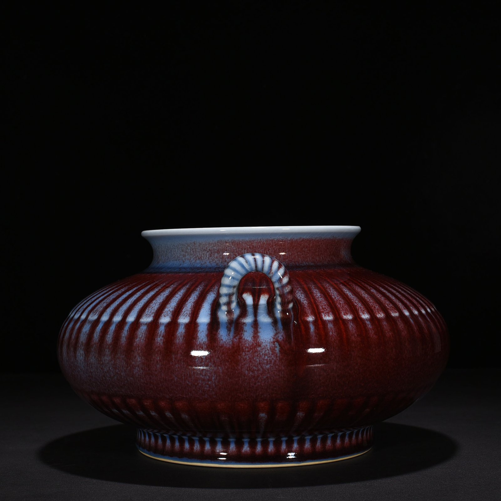 Qing Dynasty Qianlong Festival red glaze kiln-turned double-series fish basket statue