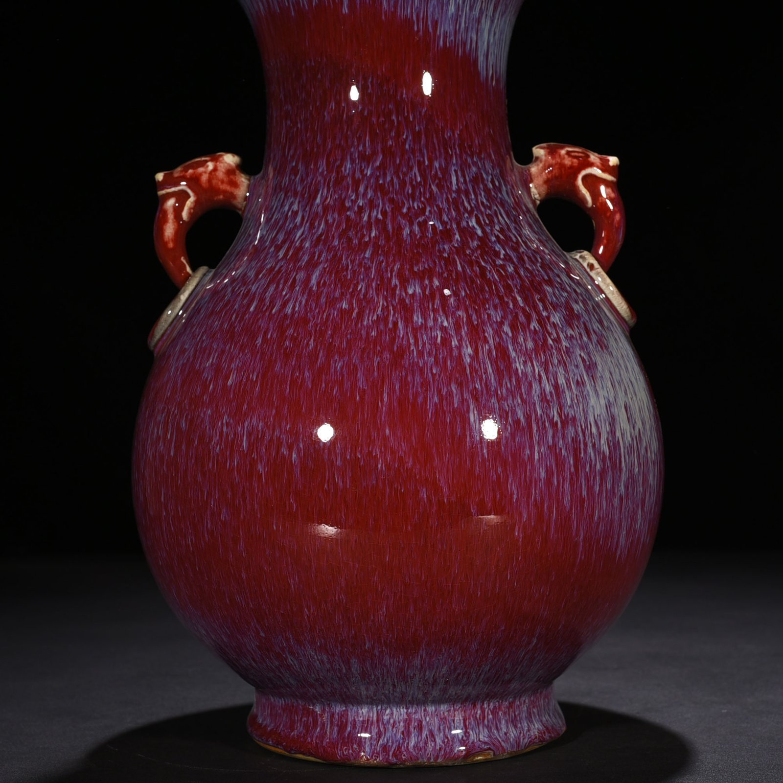 Qing Dynasty Qianlong Festival red glaze kiln-turned amphora