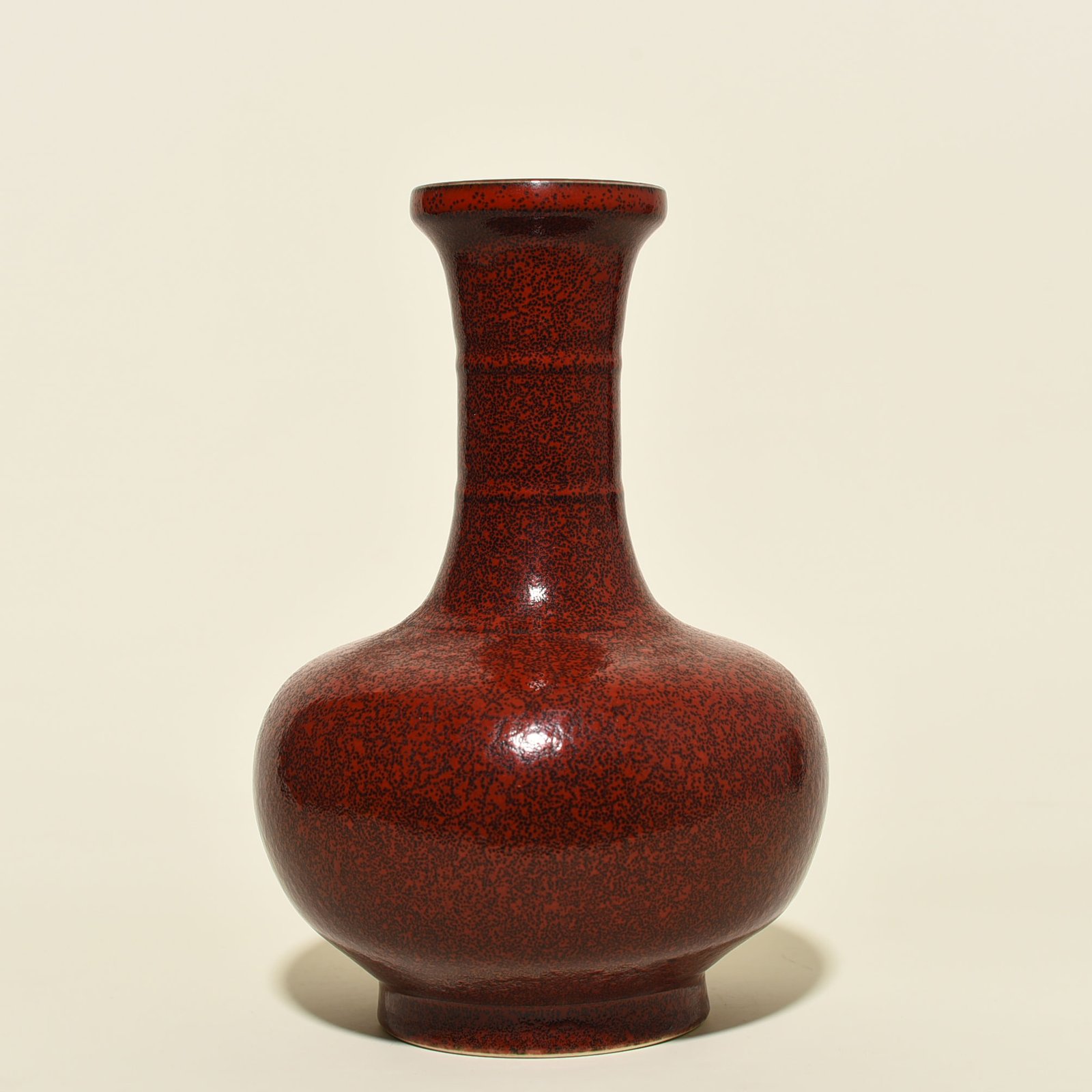 Qing Dynasty Qianlong Festival red glaze kiln plate mouth vase