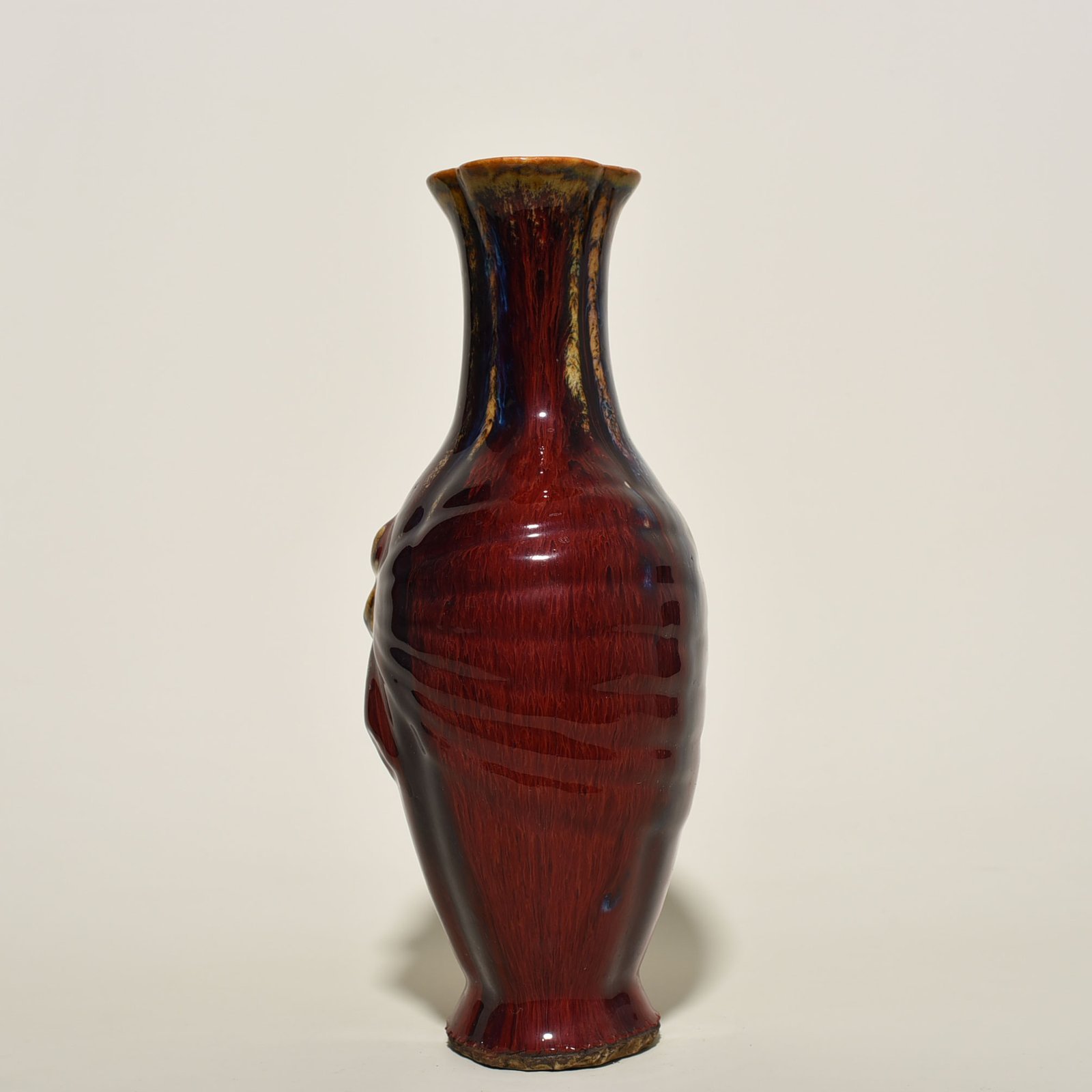 Qing Dynasty Qianlong Festival red glaze kiln-turned brocade flat vase