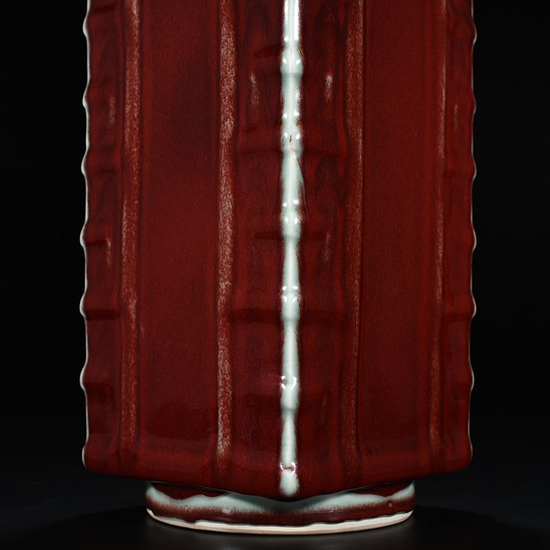 Qing Dynasty Qianlong Festival red glaze Yaobang Cong style bottle