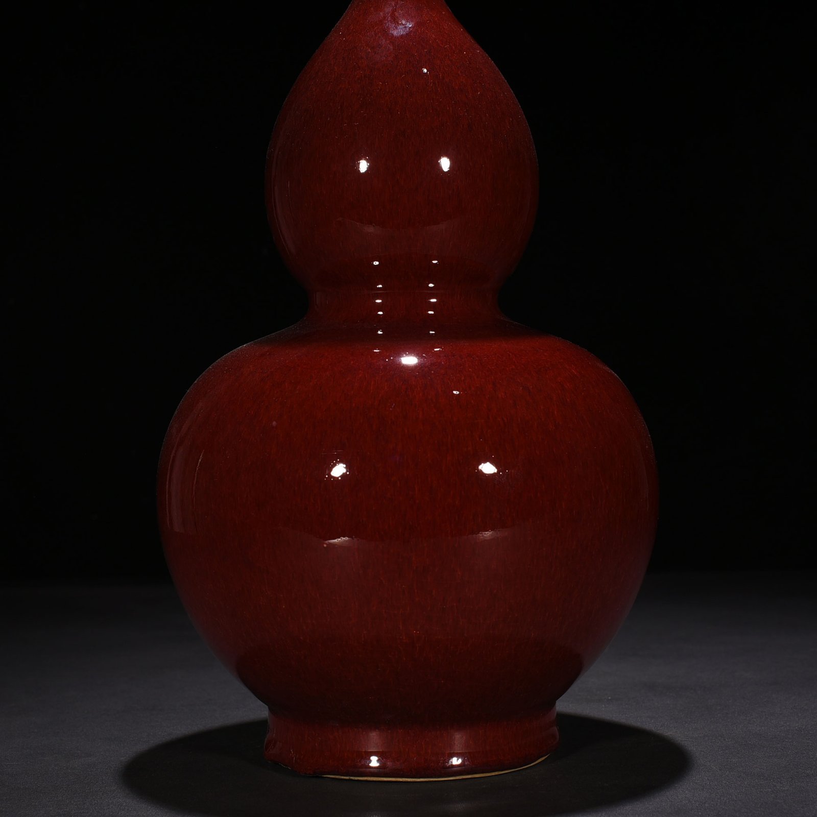 Qing Dynasty Qianlong period of the Red-glazed gourd vase