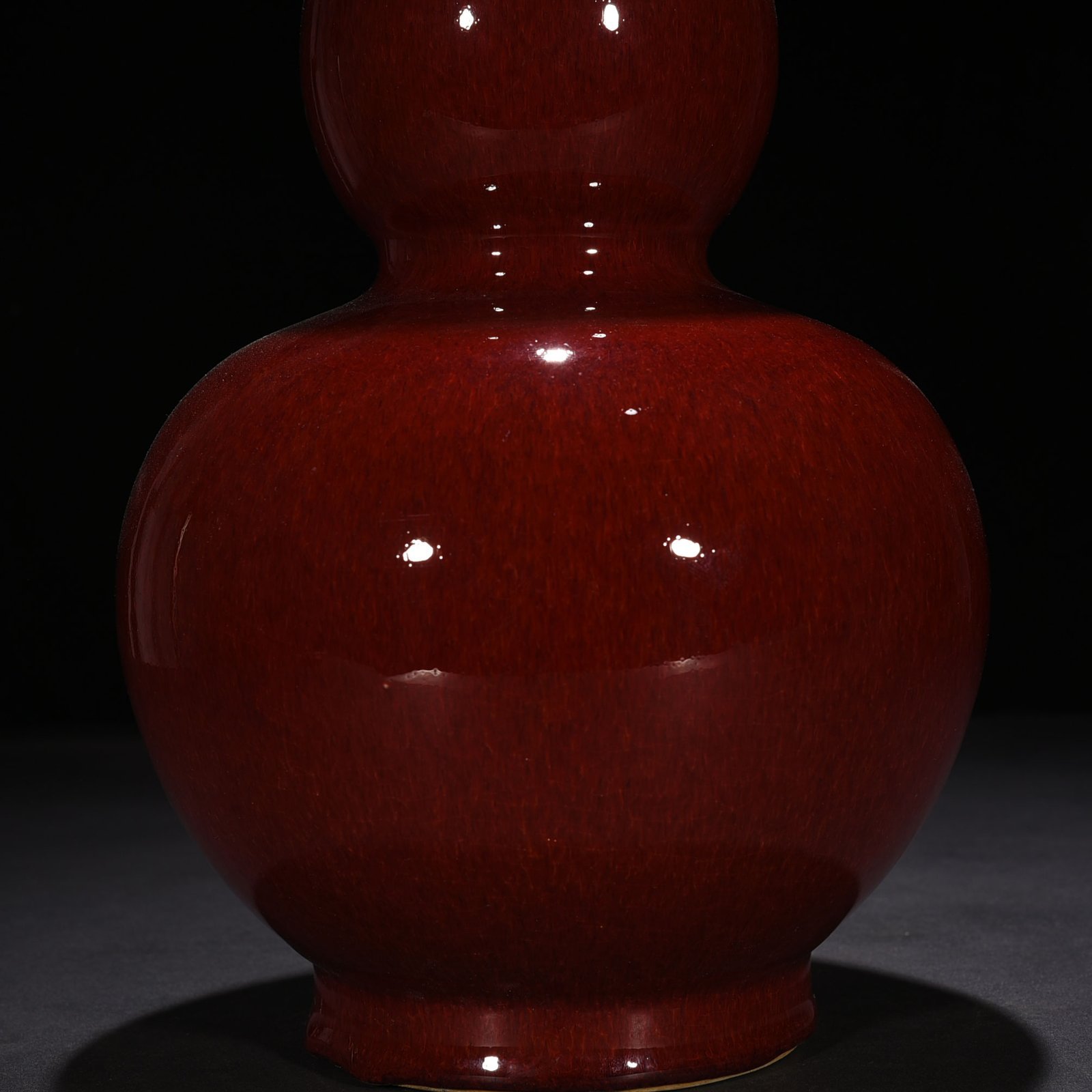Qing Dynasty Qianlong period of the Red-glazed gourd vase