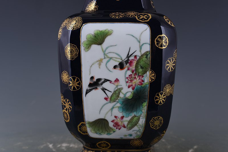 Qing Dynasty Qianlong Festival blue-consecrated pastel flower and bird square vase