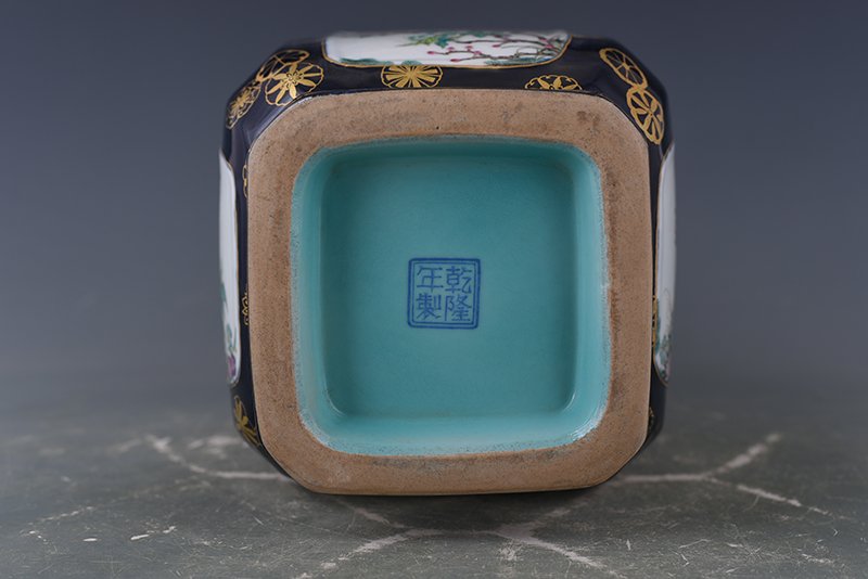 Qing Dynasty Qianlong Festival blue-consecrated pastel flower and bird square vase