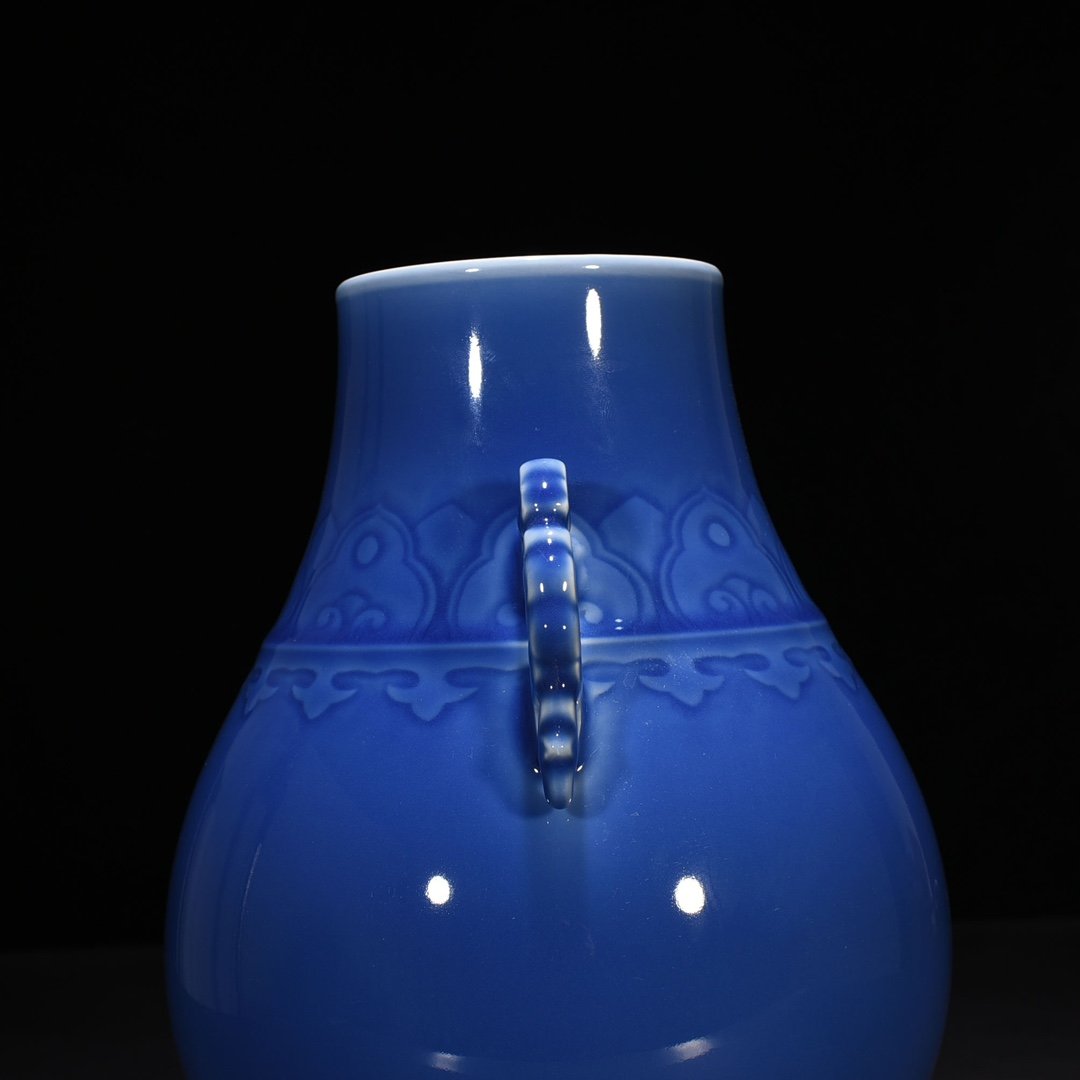 Qing Dynasty Qianlong Festival Blue Glazed Double-Eared Zun