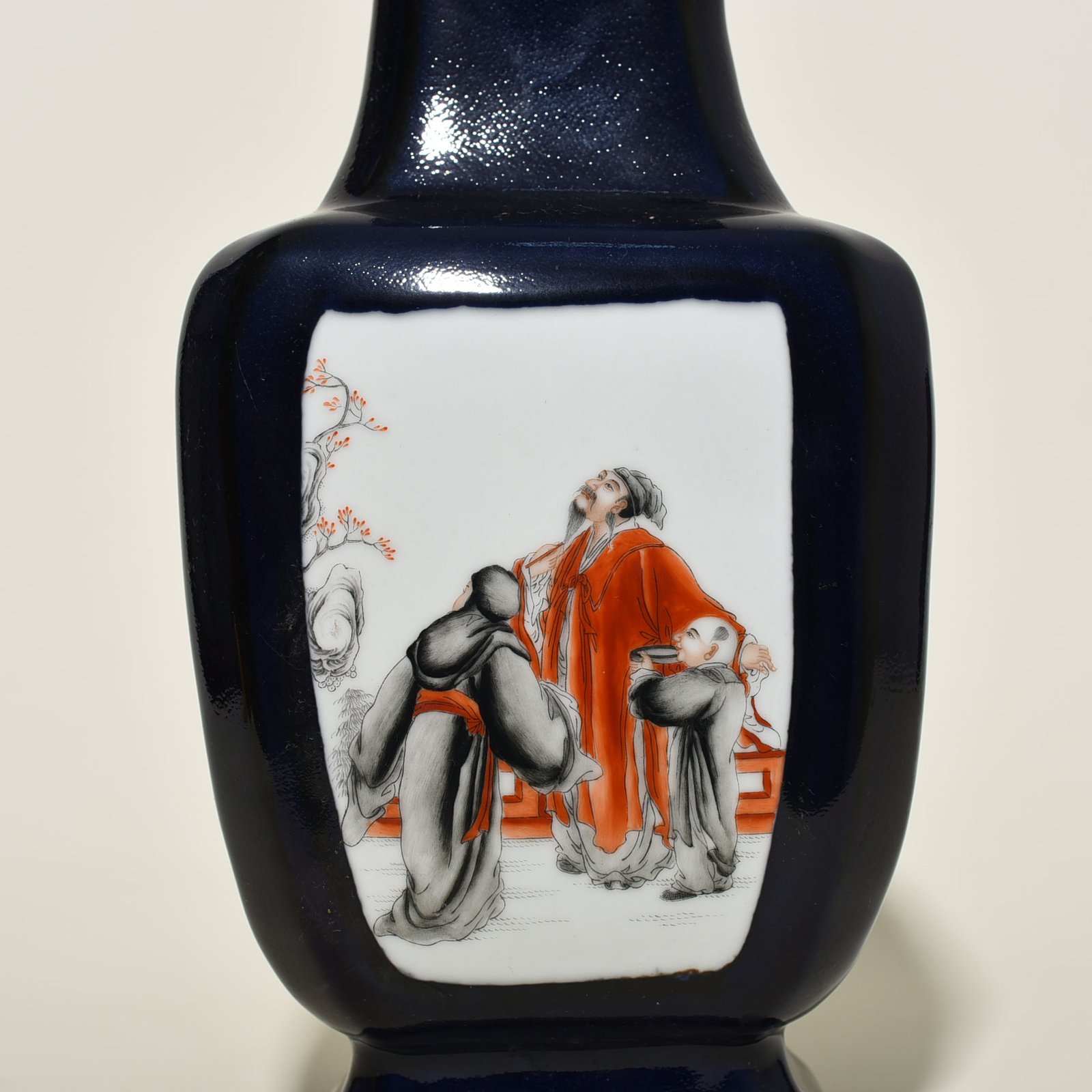 Qing Dynasty Qianlong Festival Blue Glazed Square Vase with Window Character