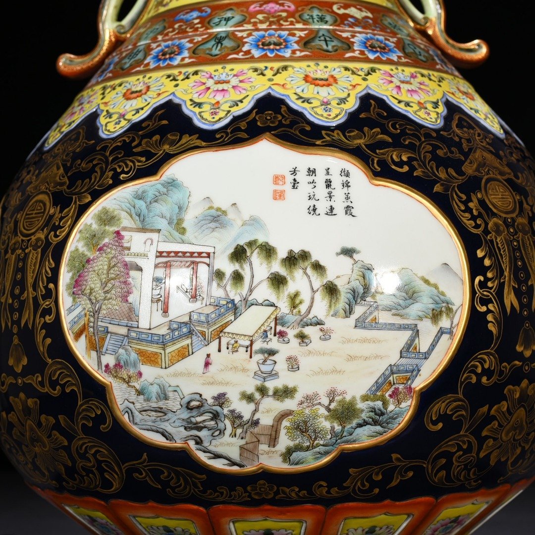 Qing Dynasty Qianlong Festival blue glaze gold painted window celestial stems and earthly branches rotating vase
