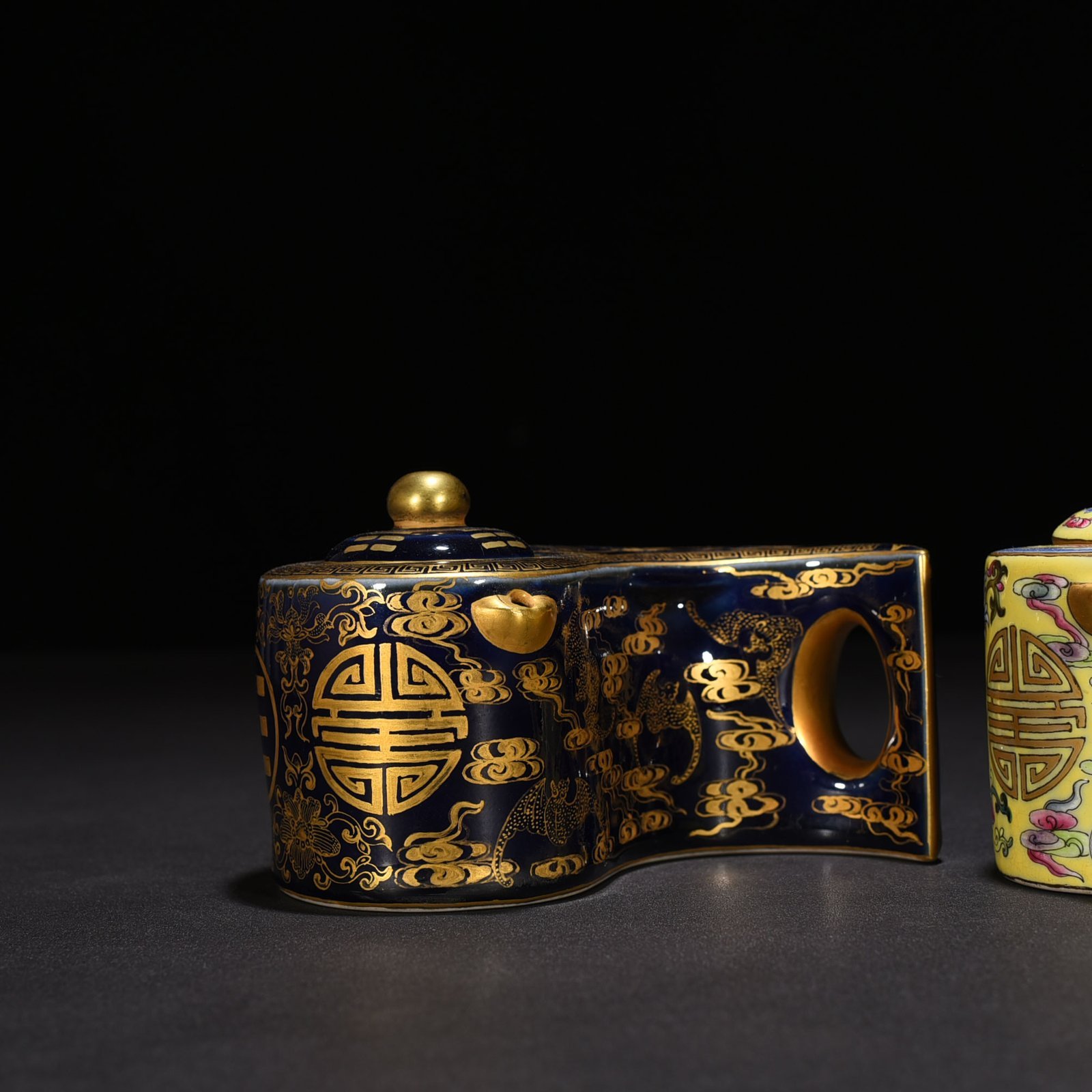 Qing Dynasty Qianlong Festival Blue Glazed Bagua Pot with Golden Fortune