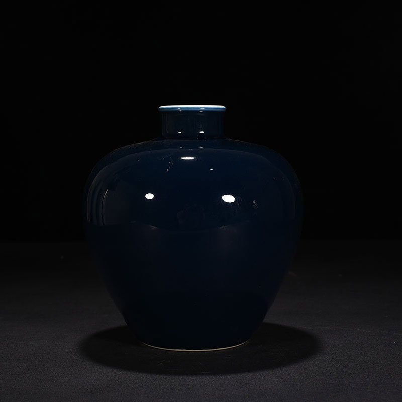 Qing Dynasty Qianlong blue-glazed plum vase