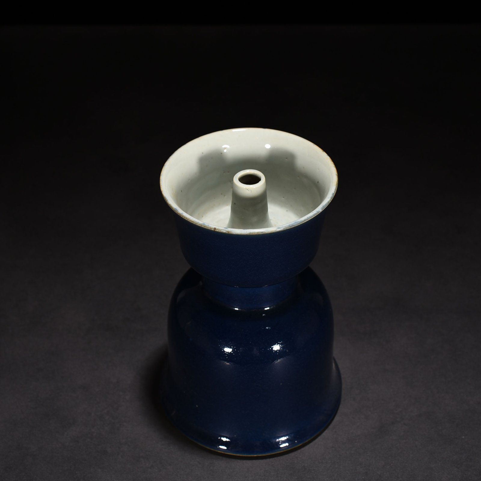 Qing Dynasty Qianlong Festival Blue Glaze Candle Holder