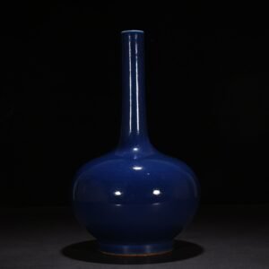Qing Dynasty Qianlong Festival Blue Glazed Long-neck Vase