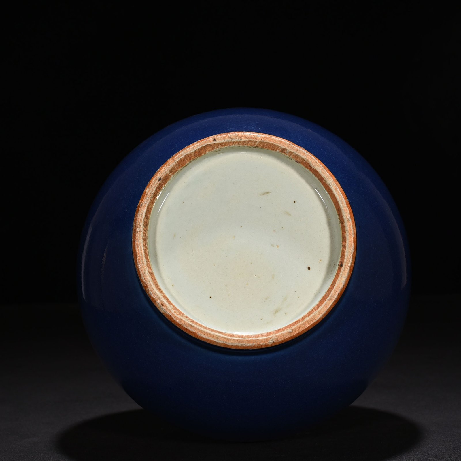 Qing Dynasty Qianlong Festival Blue Glazed Long-neck Vase