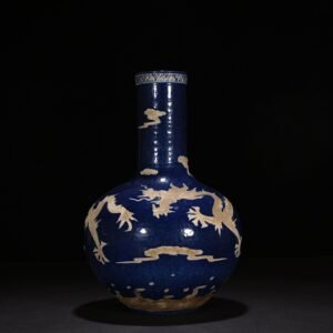 Qing Dynasty Qianlong Festival blue glaze carved dragon pattern celestial sphere vase