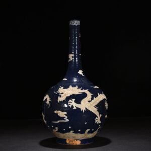 Qing Dynasty Qianlong Festival blue glaze carved dragon pattern flask