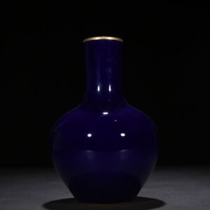 Qing Dynasty Qianlong Festival blue gilt celestial sphere vase