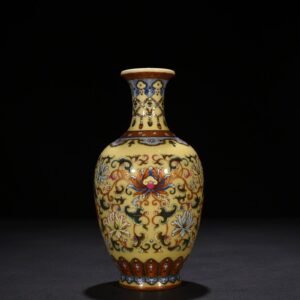Qing Dynasty Qianlong beige glazed enamel vase with gold