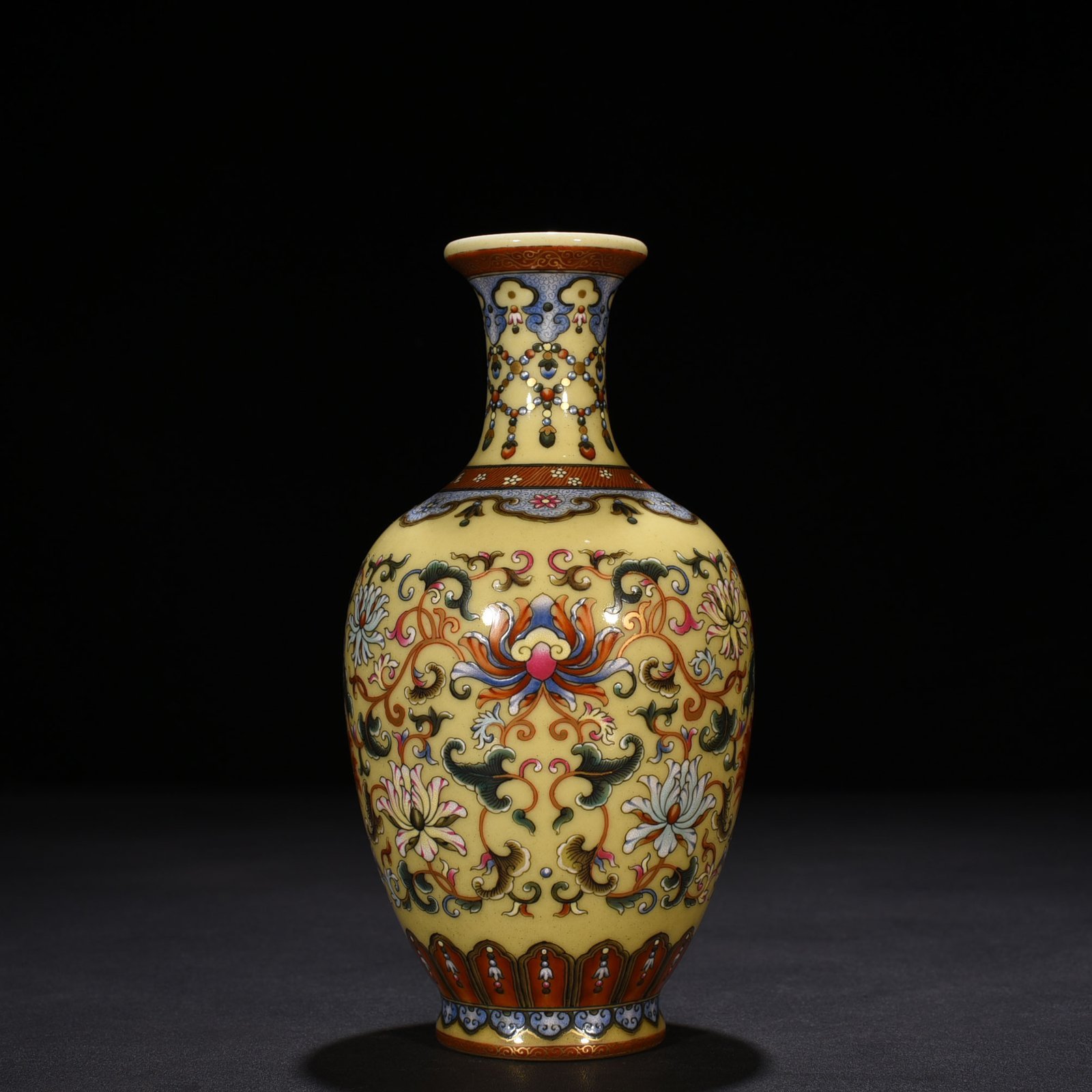 Qing Dynasty Qianlong beige glazed enamel vase with gold