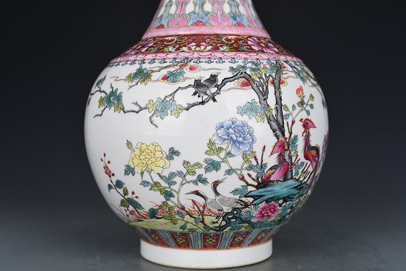 Qing Dynasty Qianlong pastel five-lun picture flower and bird vase