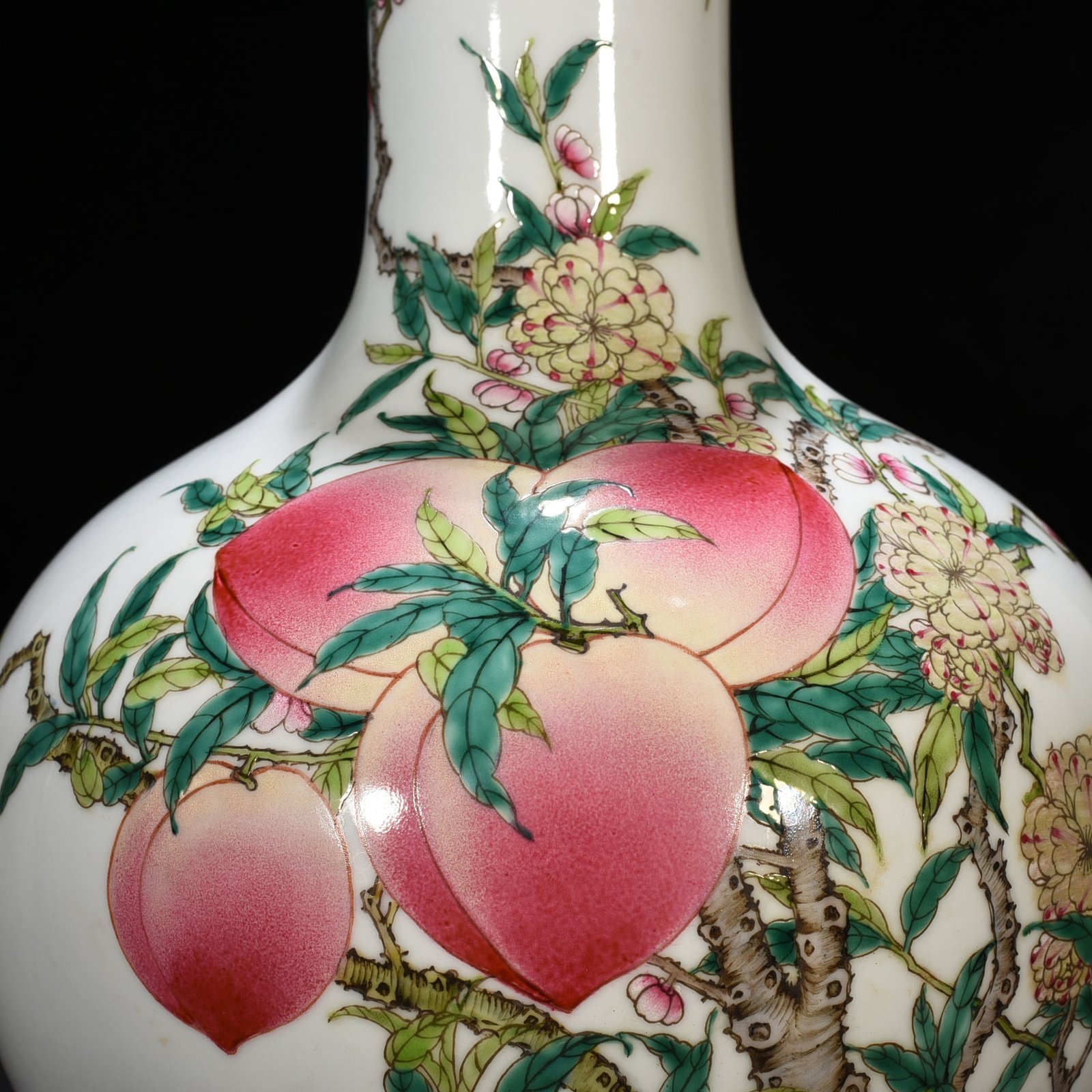 Qing Dynasty Qianlong pastel five blessings and nine peach pattern celestial sphere vase