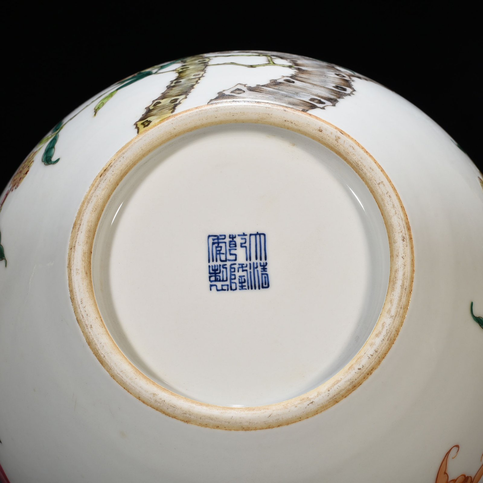 Qing Dynasty Qianlong pastel five blessings and nine peach pattern celestial sphere vase