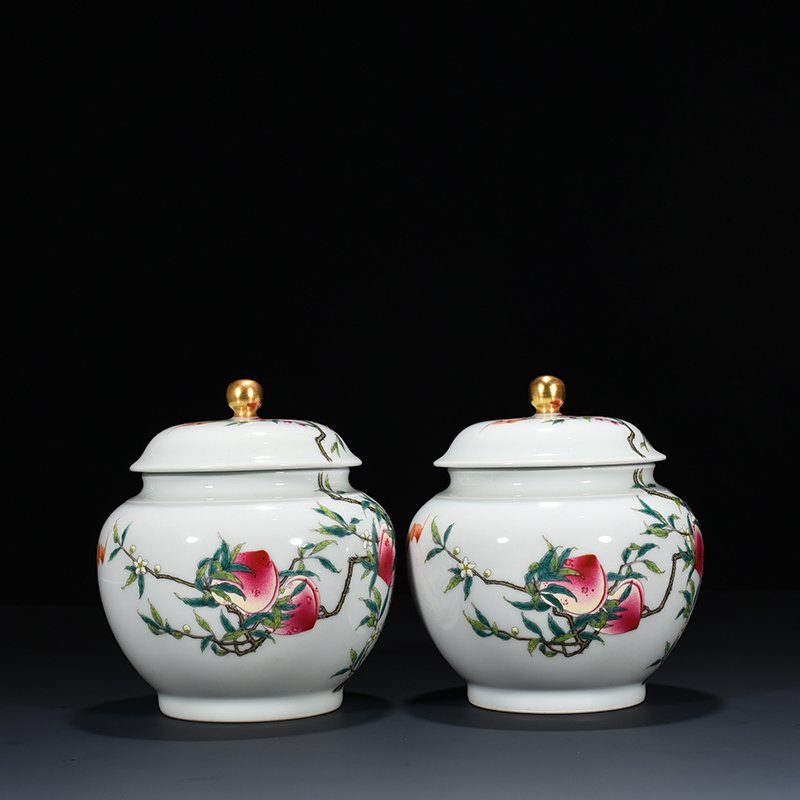 Qing Dynasty Qianlong famille rose Five Blessings and Nine Peach pattern lid jar