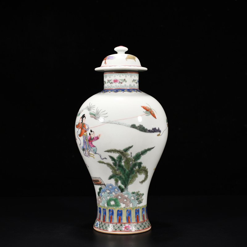 Qing Dynasty Qianlong pastel general jar with character and story pattern