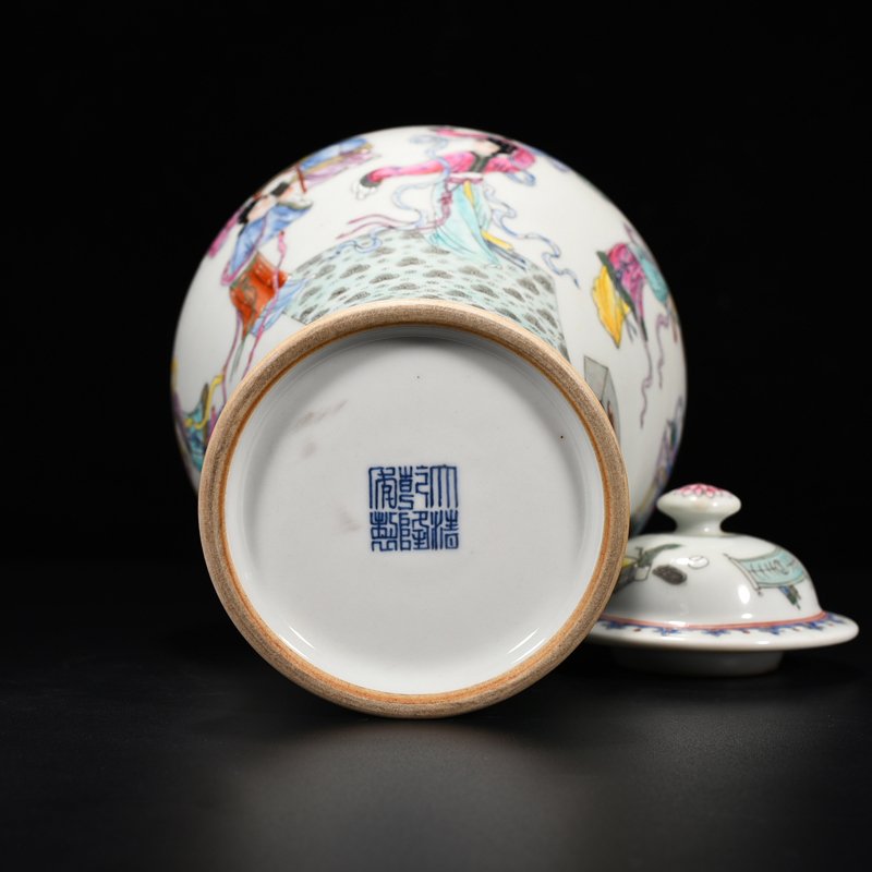 Qing Dynasty Qianlong pastel general jar with character and story pattern