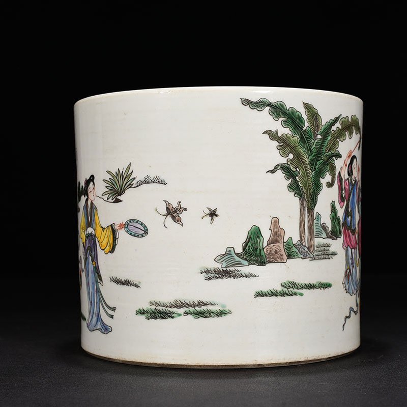 Qing Dynasty Qianlong pastel brush holder with lady figures