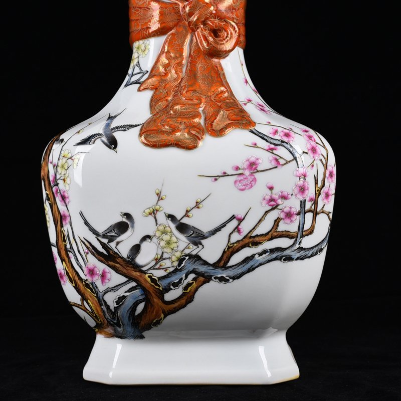Qing Dynasty Qianlong pastel square vase with twelve good news of spring and brocade belt