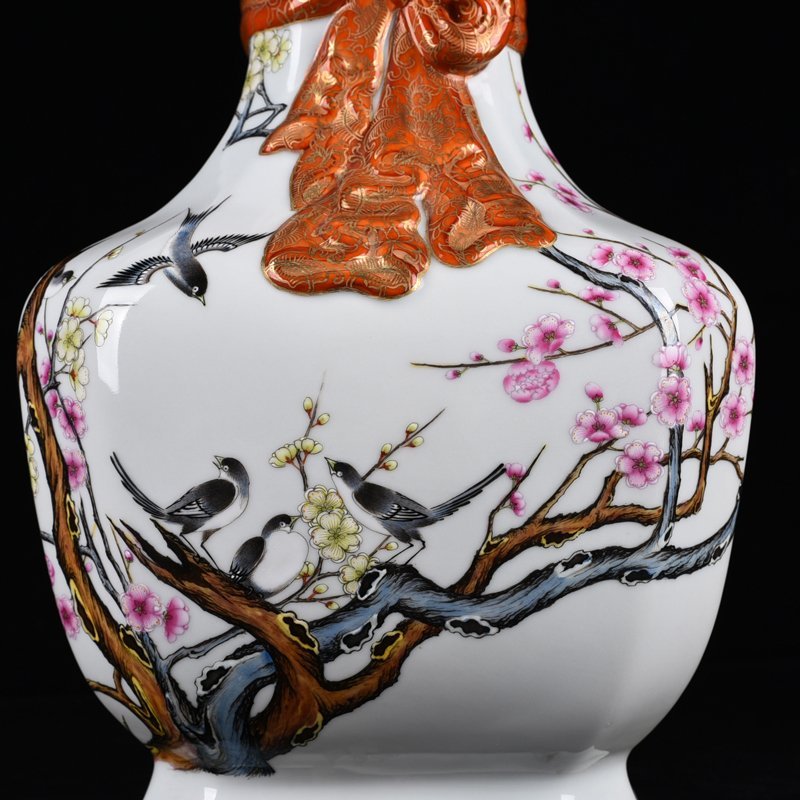 Qing Dynasty Qianlong pastel square vase with twelve good news of spring and brocade belt