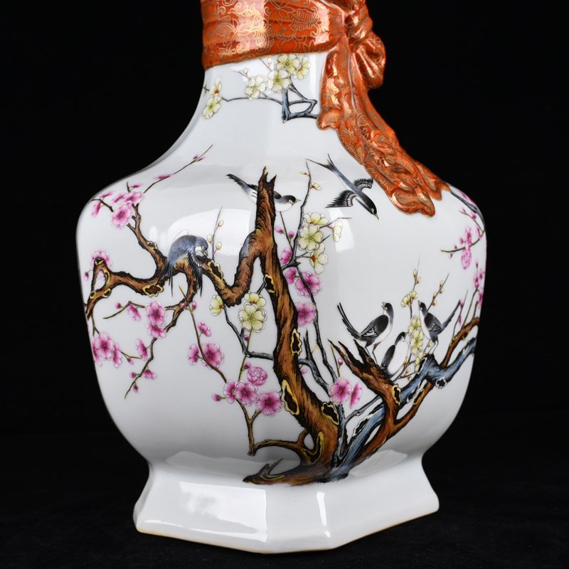 Qing Dynasty Qianlong pastel square vase with twelve good news of spring and brocade belt