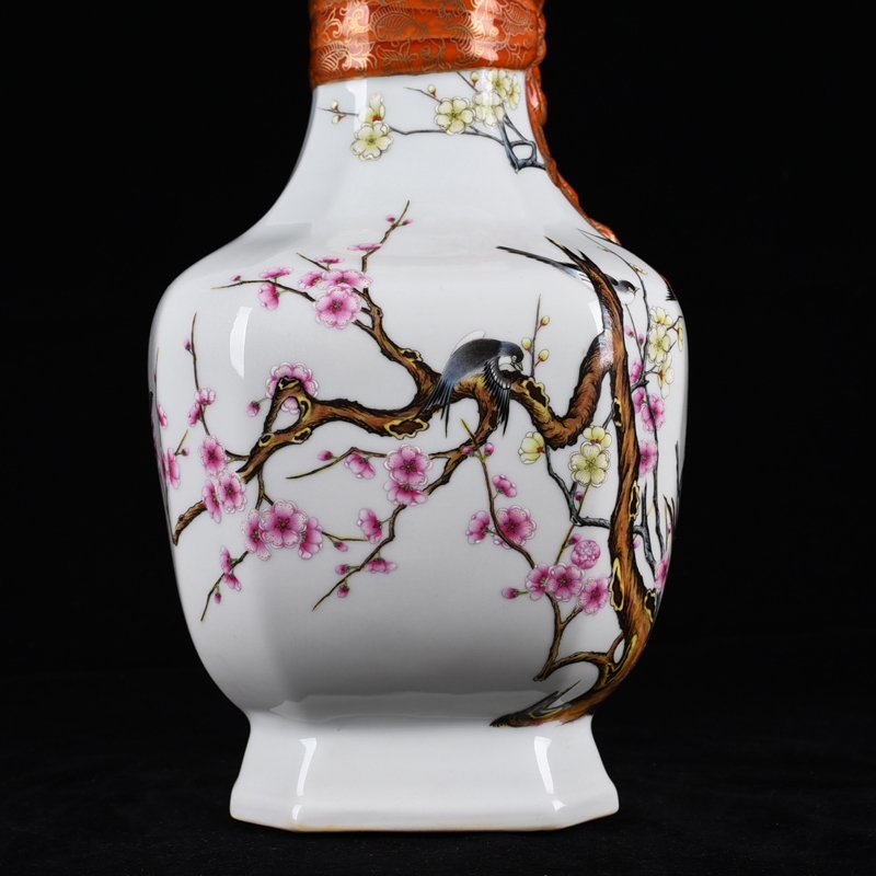 Qing Dynasty Qianlong pastel square vase with twelve good news of spring and brocade belt