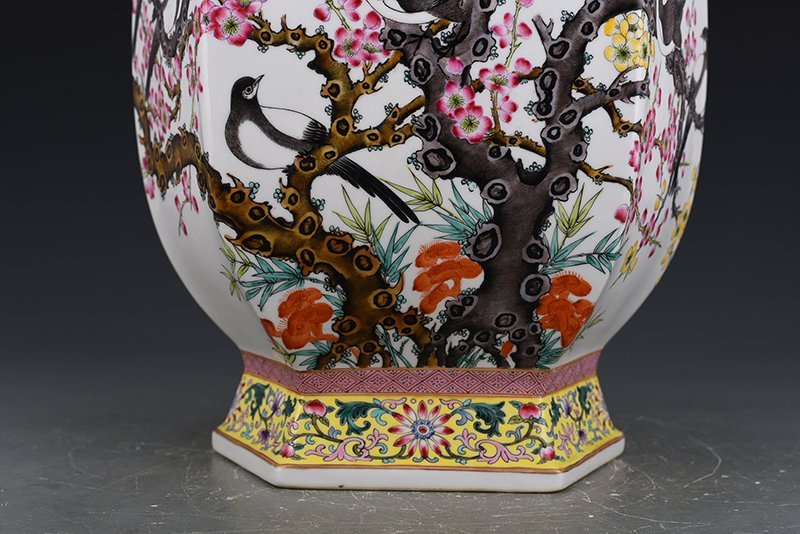 Qing Dynasty Qianlong pastel twelve magpies announcing spring with ears square vase