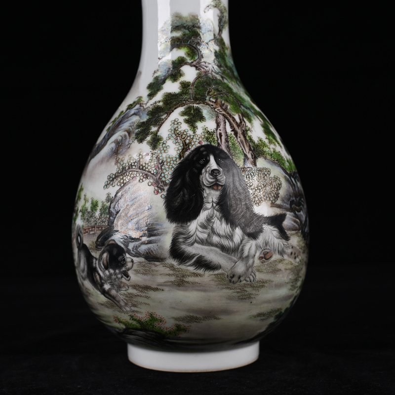 Qing Dynasty Qianlong pastel double dog pattern turned-mouth bottle