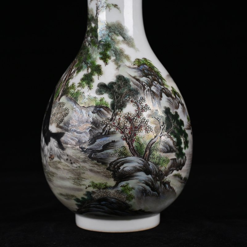 Qing Dynasty Qianlong pastel double dog pattern turned-mouth bottle