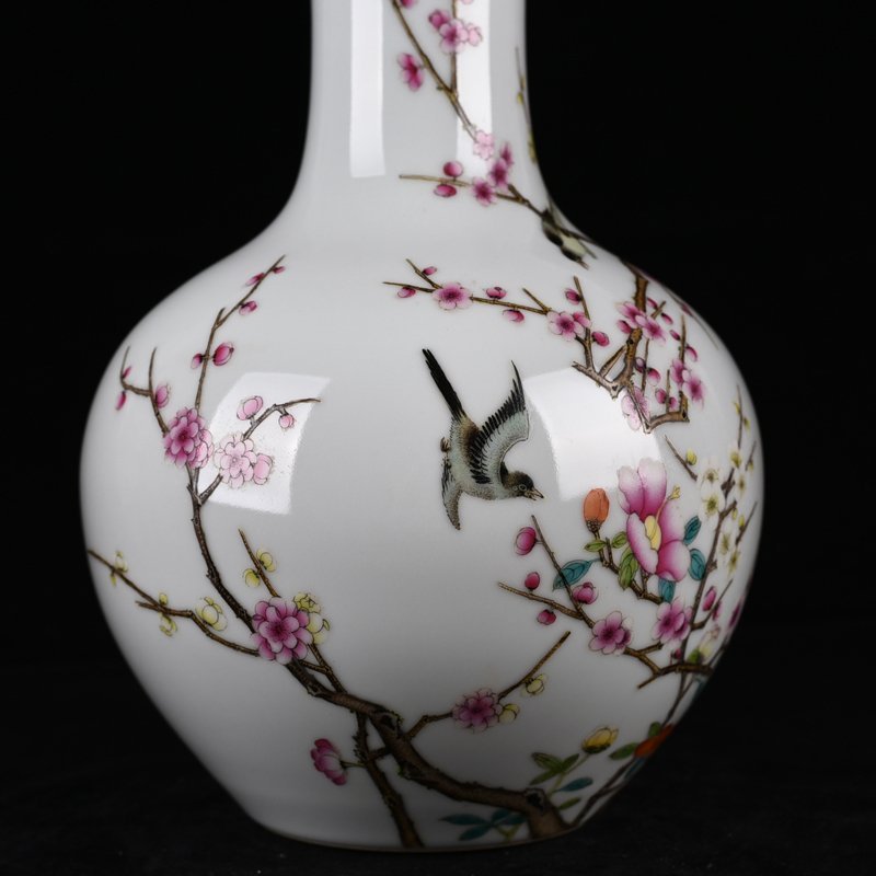 Qing Dynasty Qianlong pastel magpie plum pattern sky vase