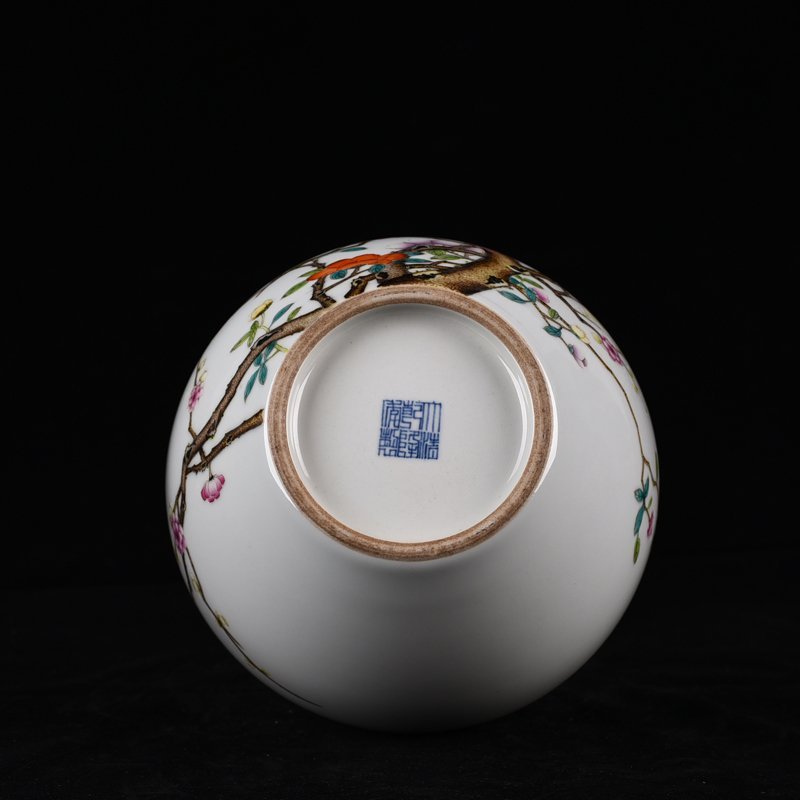 Qing Dynasty Qianlong pastel magpie plum pattern sky vase