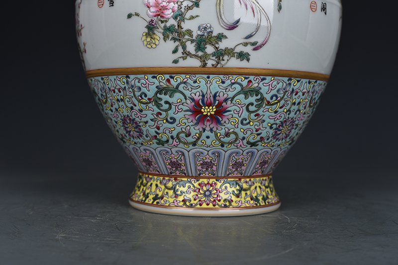 Qing Dynasty Qianlong pastel amphorae with four seasons flower and bird patterns
