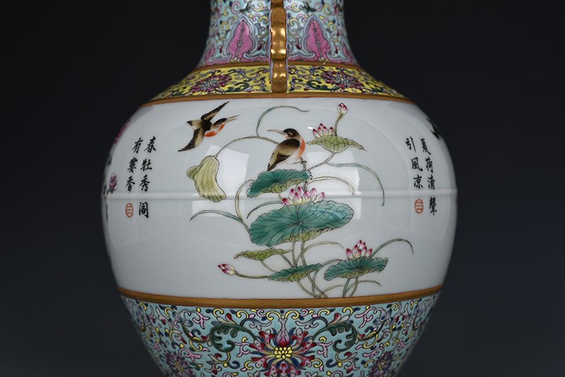 Qing Dynasty Qianlong pastel amphorae with four seasons flower and bird patterns