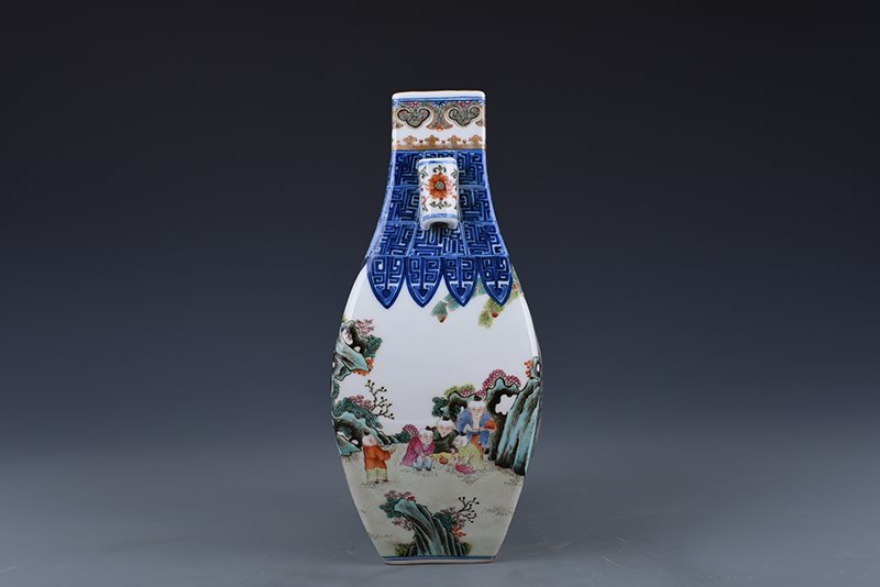 Qing Dynasty Qianlong pastel square pot with baby’s play pattern